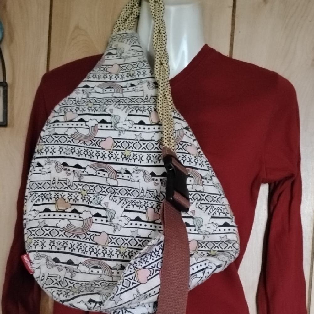 Unionbay Patterned Backpack With Brown Accents - image 4